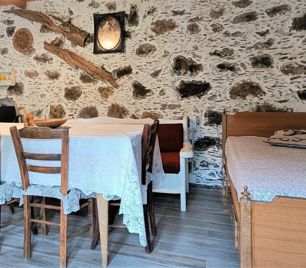 Kefálion Casa Pappadiana Traditional Stonehouseヴィラ エクステリア 写真